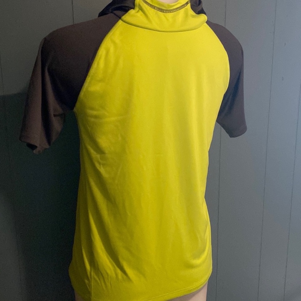 Hooded short sleeve tee shirt UPF 50+
